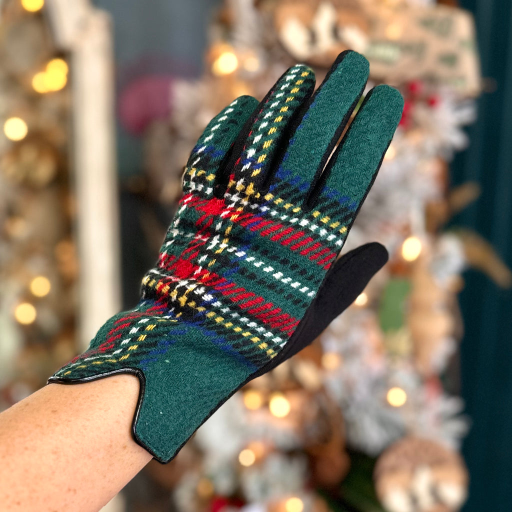 Green Woven-Look Tartan Plaid Touchscreen Gloves