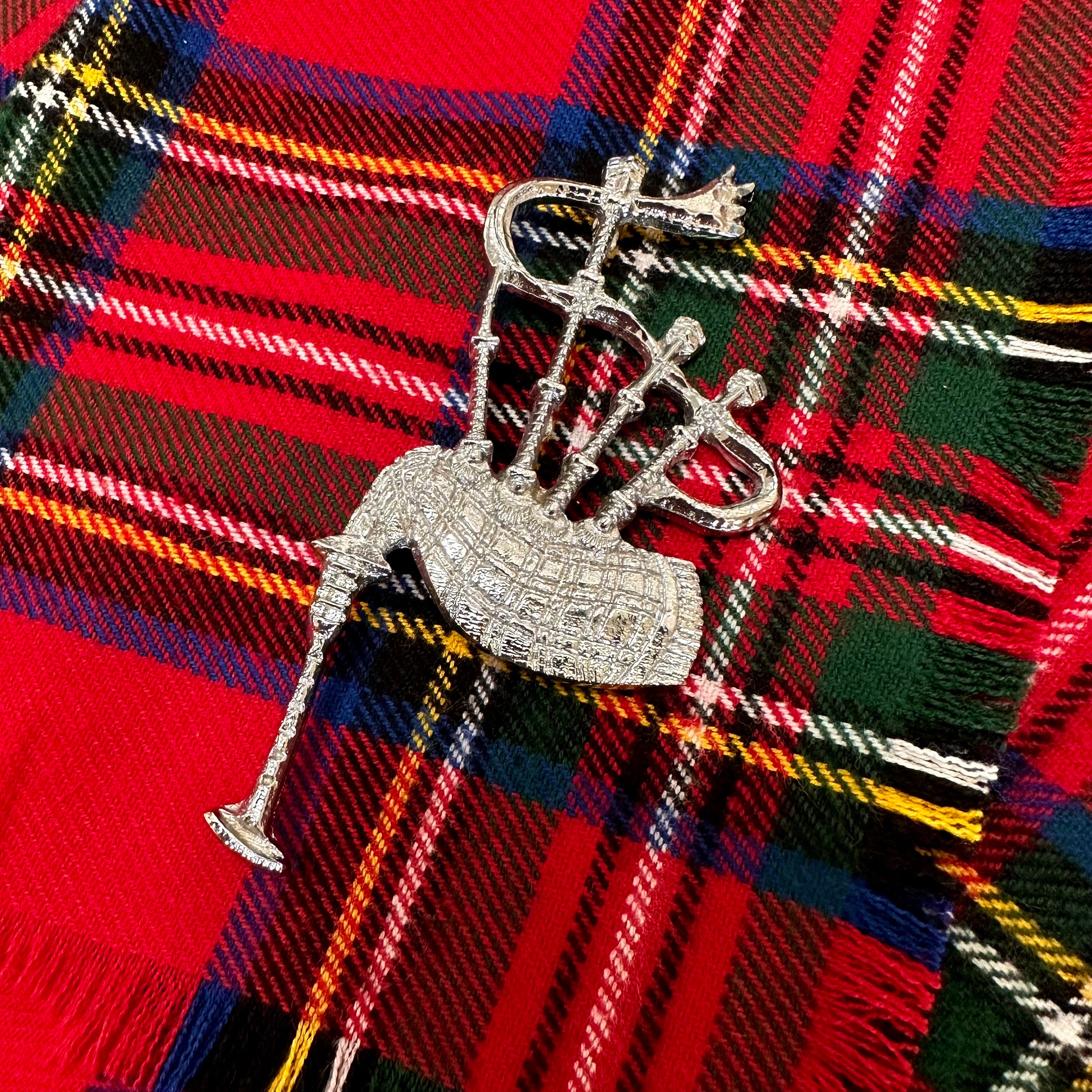 Bagpiper and Claymore Chrome Plated Metal Fly Plaid Brooch Kilt