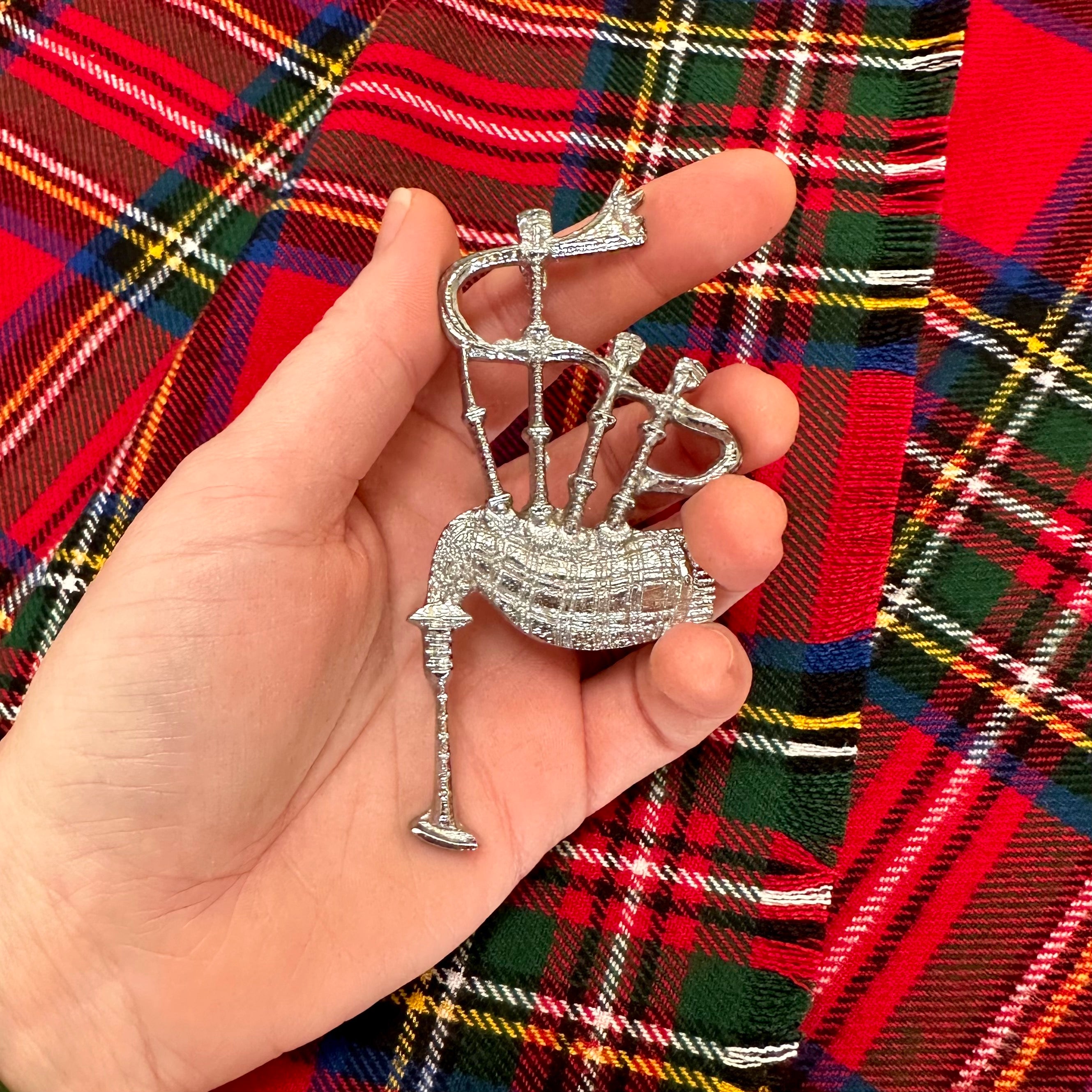 Bagpipes Chrome Plated Metal Fly Plaid Brooch Kilt Pin