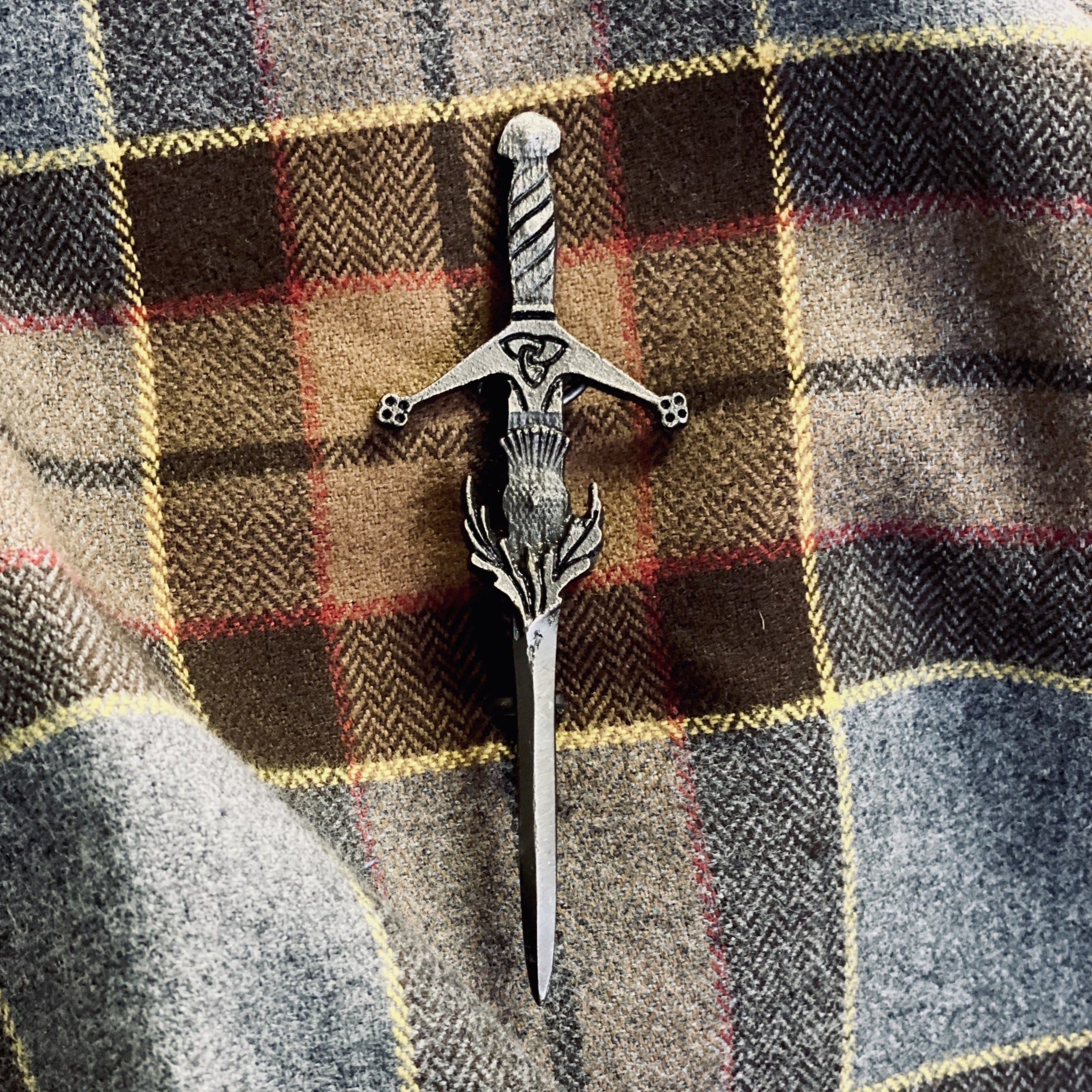 Claymore Celtic Trinity Knot Scottish Thistle Kilt Pin
