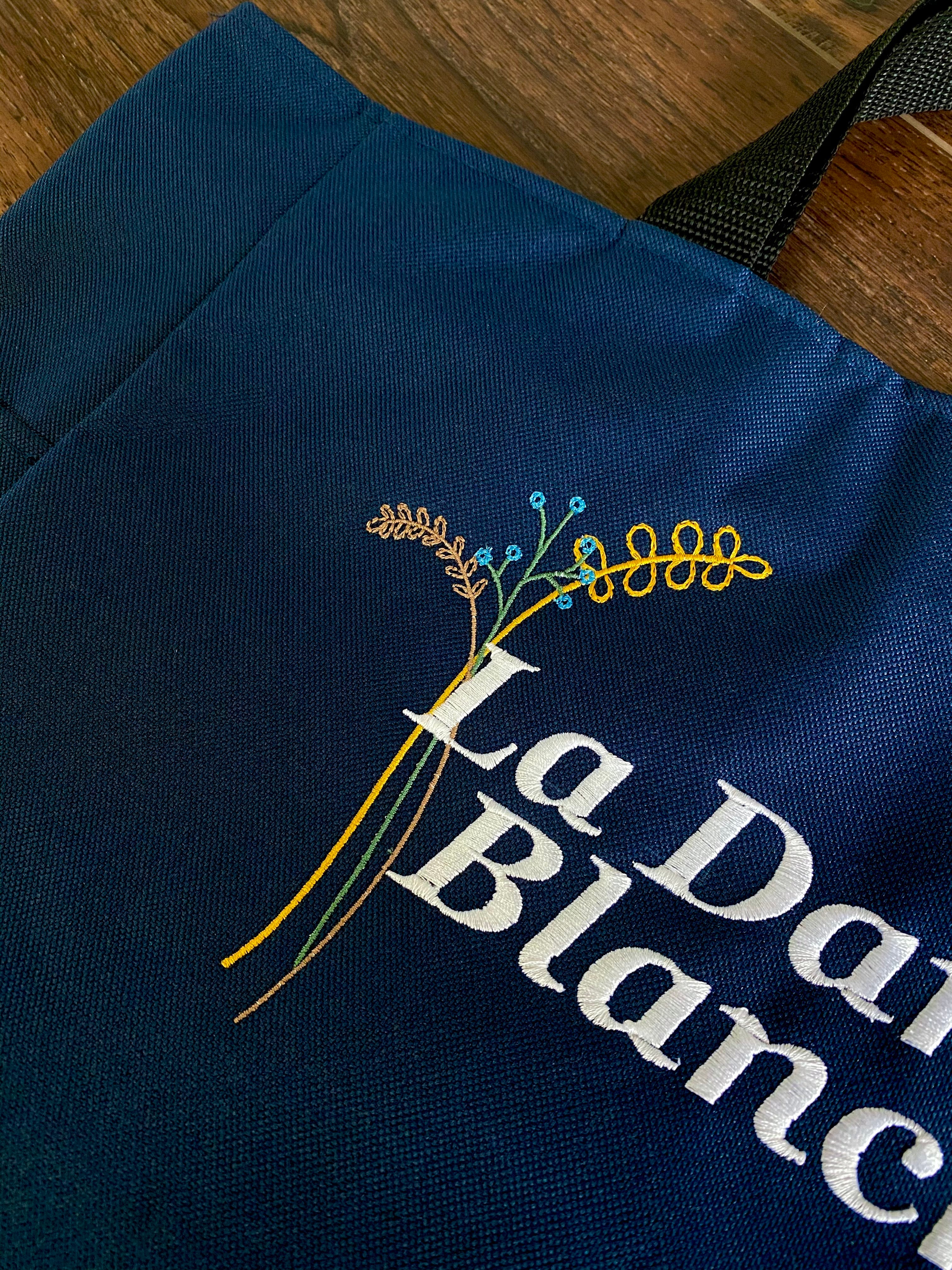 La Dame Blanche Embroidered Tote Bag - Outlander Inspiration